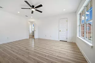 13501 Sierra Wind Ln, Elgin, TX 78621 - Photo 17
