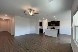 103 Ulmus St, Hutto, TX 78634 - Photo 5