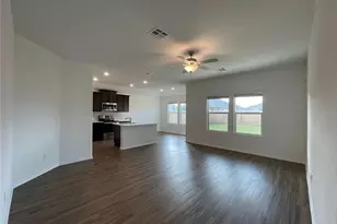 103 Ulmus St, Hutto, TX 78634 - Photo 3