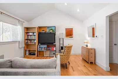 1307 E 52nd Street #4, Austin, TX 78723 - Photo 7