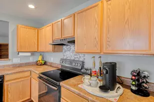 4302 King's Canyon Dr, Taylor, TX 76574 - Photo 11