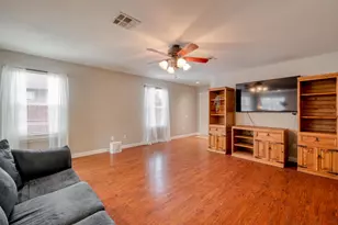 4302 King's Canyon Dr, Taylor, TX 76574 - Photo 7