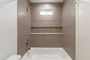 12323 Emery Oaks Rd, Austin, TX 78758 - Photo 19
