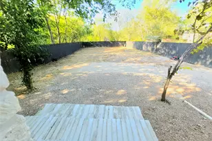 2201 Teri Rd, Austin, TX 78744 - Photo 37