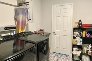 1093 County Road 205 Rd, Giddings, TX 78942 - Photo 15