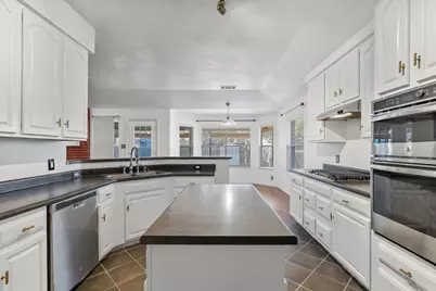 7905 Monona Avenue, Austin, TX 78717 - Photo 11