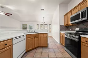 701 Sparkling Brook Ln, Leander, TX 78641 - Photo 15