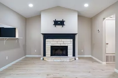 13300 Cowdray Park #B, Austin, TX 78729 - Photo 5