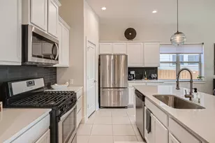 8005 Beacon Knob Way, Austin, TX 78744 - Photo 5