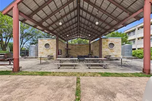 2401 E 6th St, Austin, TX 78702 - Photo 19