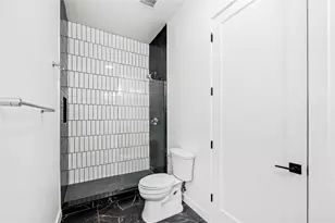 705 E 50th St, Austin, TX 78751 - Photo 21