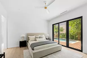 705 E 50th St, Austin, TX 78751 - Photo 11