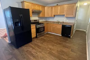 1303 Pendergrass St, Lockhart, TX 78644 - Photo 7