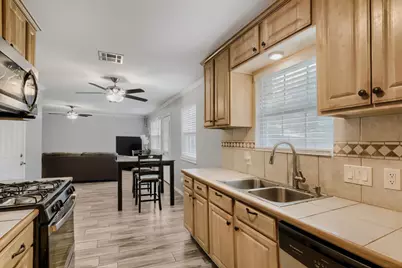 4801 Saguaro Road, Austin, TX 78744 - Photo 11