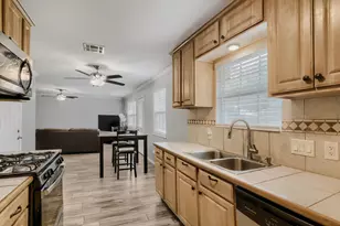 4801 Saguaro Rd, Austin, TX 78744 - Photo 11