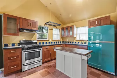 2207 Santa Rita Street, Austin, TX 78702 - Photo 3