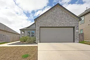 217 Summit Dr, Lockhart, TX 78644 - Photo 1