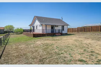 302 N Austin Street, Coupland, TX 78615 - Photo 5