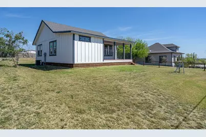 302 N Austin Street, Coupland, TX 78615 - Photo 3