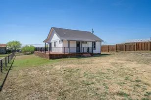 302 N Austin St, Coupland, TX 78615 - Photo 19