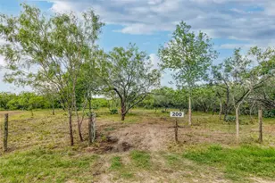 200 Armstrong Rd, Lockhart, TX 78644 - Photo 1