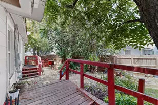 1302 1/2 Walnut Ave E, Austin, TX 78702 - Photo 9