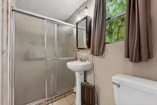 1302 1/2 Walnut Ave E, Austin, TX 78702 - Photo 23