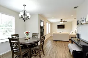 504 W 2nd St, Elgin, TX 78621 - Photo 3