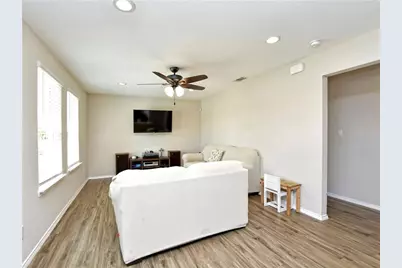 504 W 2nd Street, Elgin, TX 78621 - Photo 13