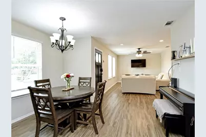 504 W 2nd Street, Elgin, TX 78621 - Photo 3