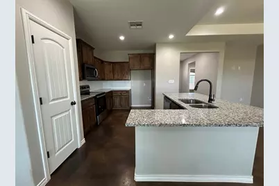 1047 Fieldstone Drive, Lampasas, TX 76550 - Photo 3