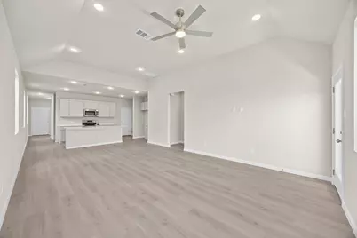 206 Hornet Street, Elgin, TX 78621 - Photo 9