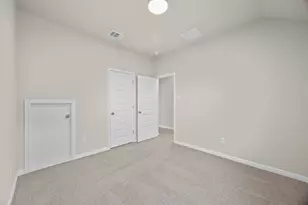206 Hornet St, Elgin, TX 78621 - Photo 25