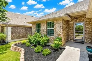 328 Lightcliff St, Hutto, TX 78634 - Photo 3