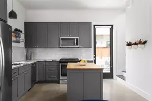 1120 Omega Ave, Austin, TX 78721 - Photo 3