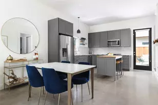 1120 Omega Ave, Austin, TX 78721 - Photo 1