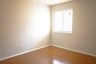 135 Holmstrom St, Hutto, TX 78634 - Photo 5