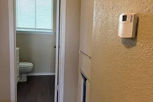 1907 Townesouth Cir, Austin, TX 78741 - Photo 15