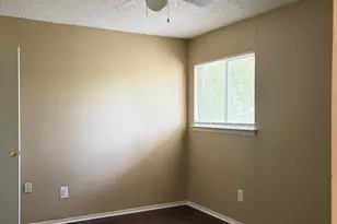 1907 Townesouth Cir, Austin, TX 78741 - Photo 17