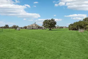 124 Sunrise Cir, Liberty Hill, TX 78642 - Photo 35