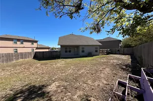 501 Cibolo Creek Dr, Kyle, TX 78640 - Photo 19