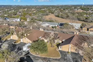 33 Oaks Pl, Lago Vista, TX 78645 - Photo 9