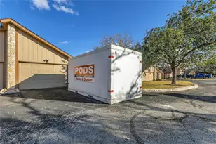 33 Oaks Pl, Lago Vista, TX 78645 - Photo 5