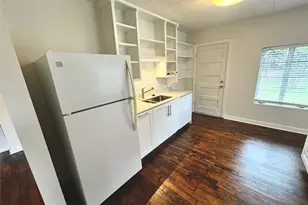 1011 E 9th St, Austin, TX 78702 - Photo 5