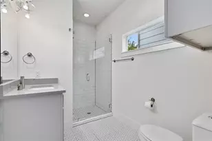 1006 Muse Ln, Austin, TX 78702 - Photo 5