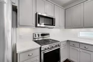 1006 Muse Ln, Austin, TX 78702 - Photo 7