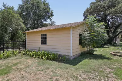 514 S Main Street, Lockhart, TX 78644 - Photo 31