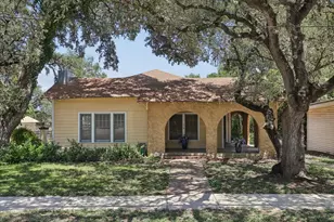 514 S Main St, Lockhart, TX 78644 - Photo 1