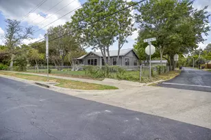 1401 Hill St, Bastrop, TX 78602 - Photo 23