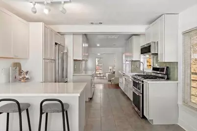 906 E 43rd Street, Austin, TX 78751 - Photo 7